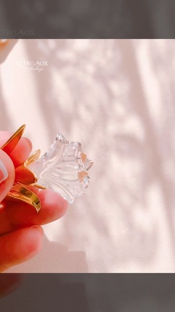 SWAROVSKI Брошь "Хрустальная лилия" Коллекция Crystal Memories