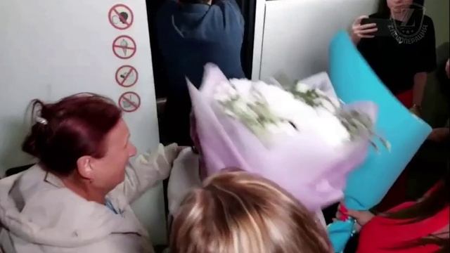 «Моя мамочка! Как я рада тебя видеть!»