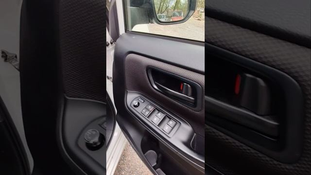 Toyota Noah 1.8 Hybrid X 2017г. за 1 800 000₽