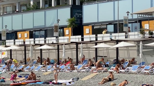 А не махнуть ли нам в Ялту на Массандровский пляж в районе Эйфелевой башни - классика Крыма
