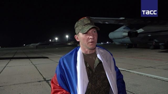 «Хочу землю русскую поцеловать», — вернувшийся из плена солдат.