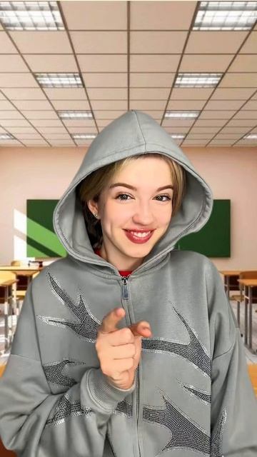 Одноклассник который всё время оборачивается