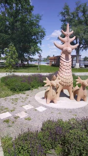 ПЕНЗА. Набережная. Жанровая скульптура "Олень и оленята". Абашевская игрушка 🦌