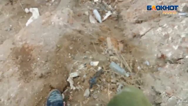 Отшельник с высокого берега оставил после себя горы м?