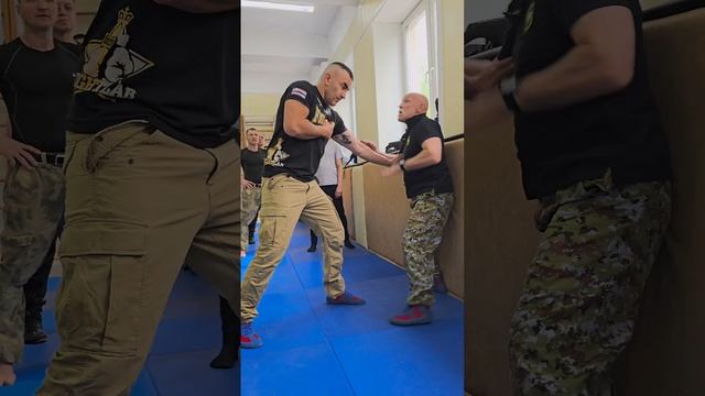 Уличный бой. Тактика внезапных ударов.В. Н. Крючков
