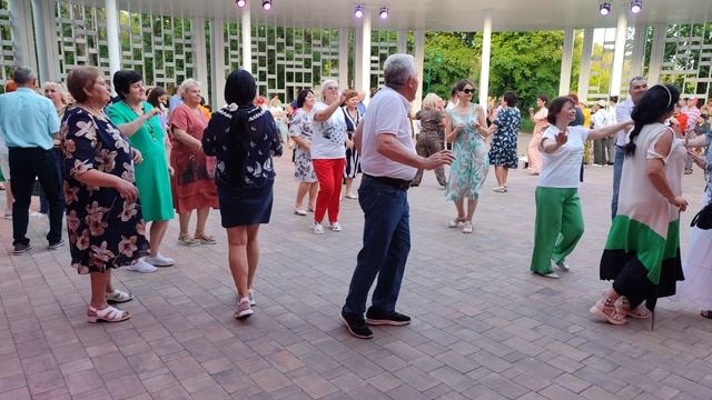 Танцы в парке Ленина 25.05.25.
