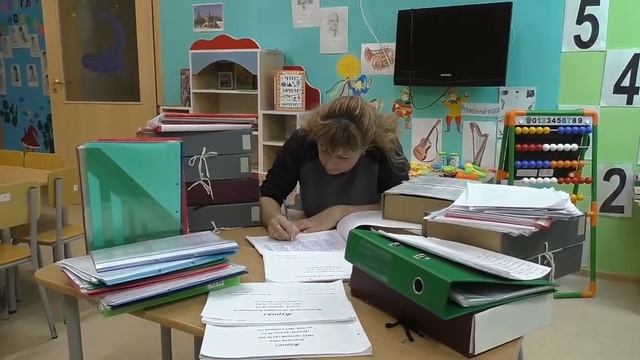 Воспитатель