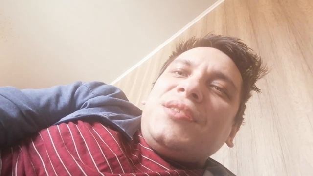 Кто-то покупает что-то в м-видео?