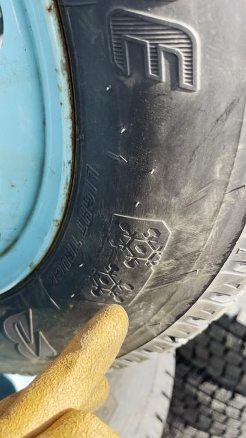 Грузовые шины из Японии 175 75R15 Bridgestone Blizzak W989 ( Б Н)