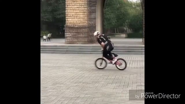 История BMX и культура райдеров.