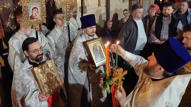 Пасхальный крёстный ход. Храм апостола Фомы на Кантем?
