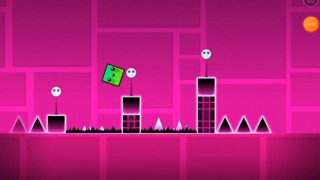 Играю в Geometry Dash пытаюсь собрать монетки
