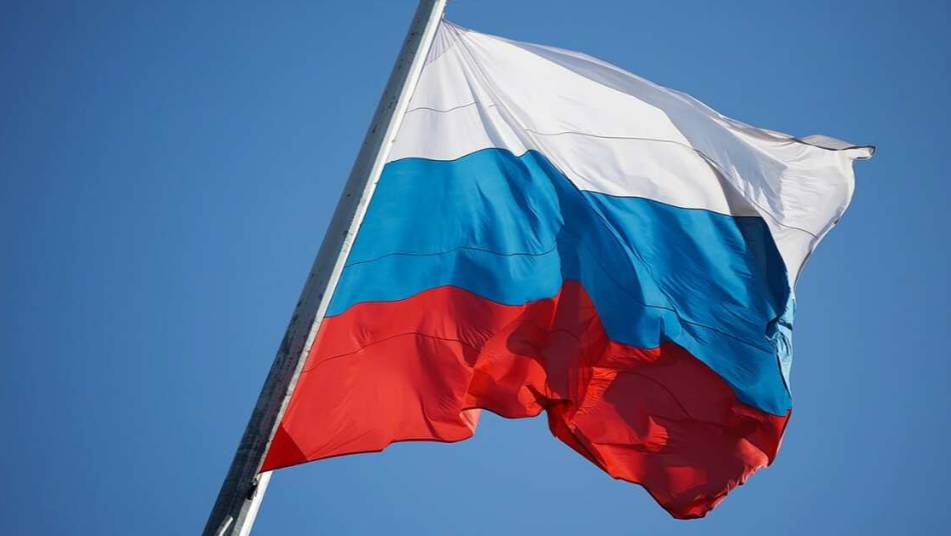 "Это низко": Татарашвили осудил грузинского певца, осквернившего флаг РФ