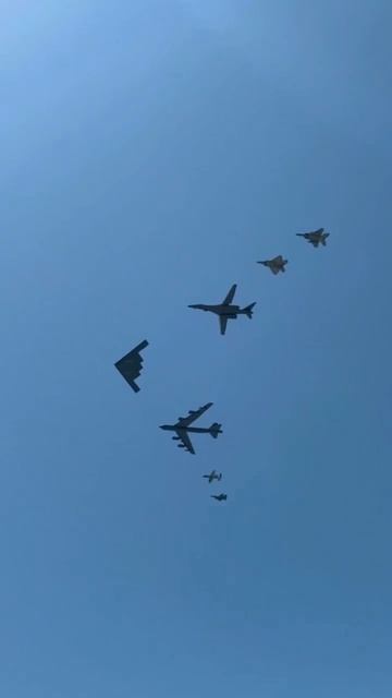 Потрясающие кадры с авиасалона Hyundai Air & Sea Show в Майами-Бич, штат Флорида.