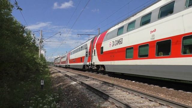 Электровоз ЭП20-025 с поездом № 740 Брянск - Москва