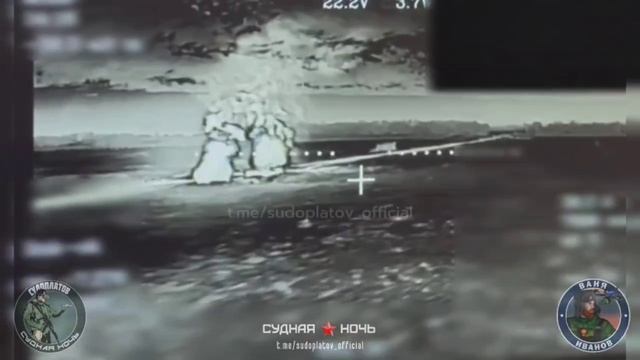 В районе н.п. Муравка пилот FPV-дрона КВН одним ударом сжёг пикап и HMMWV👏  Работает группа Ва...
