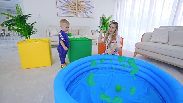 Оливер и Мама устроили батутную вечеринку дома