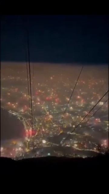 Италиянинг Наполи футбол клуби жамоаси шарафига салютлар отилди