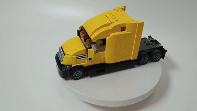 LEGO 60440 yellow delivery truck