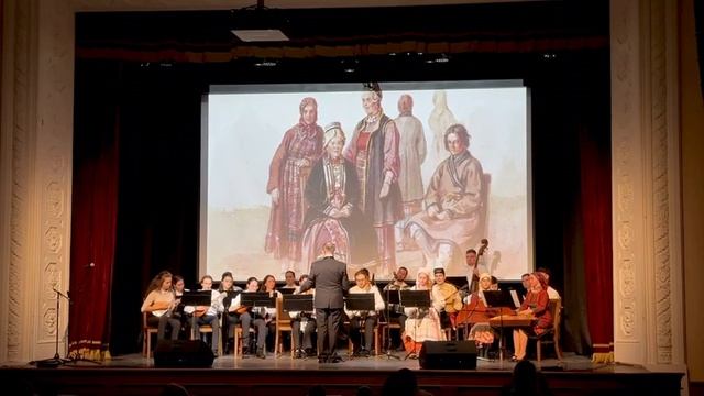 Лилия Исхакова - Обработка народной песни «Җырлыйм җырларны белеп»