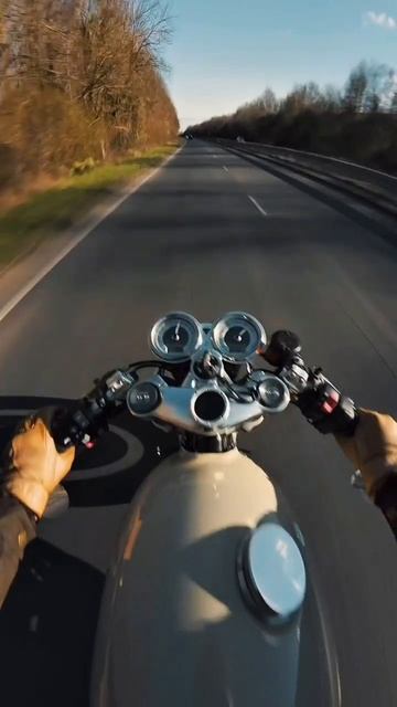 Triumph motorcycle 😎 #Triumph #moto #мото