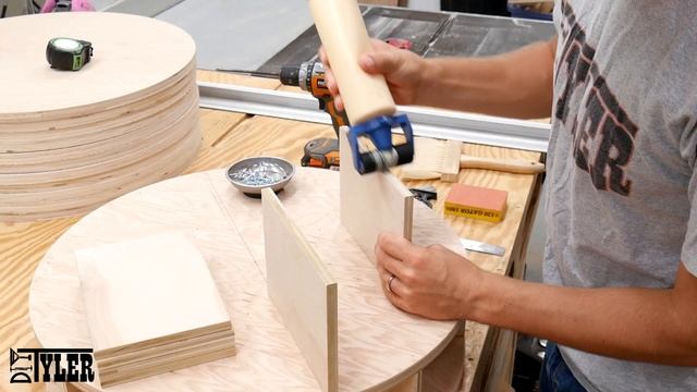 Гигантская вращающаяся тумба для обуви, которая изменит ваш шкаф навсегда