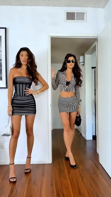 nRuEU9HU55w - This girl looks Beautiful in this dress #shorts