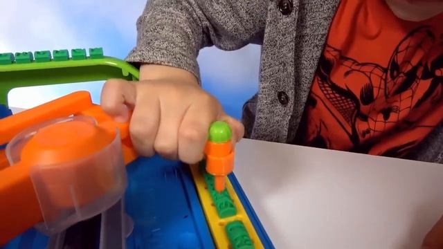 Мистер Макс • Mister Max - Гравьюра Мейкер на восковых карандашах