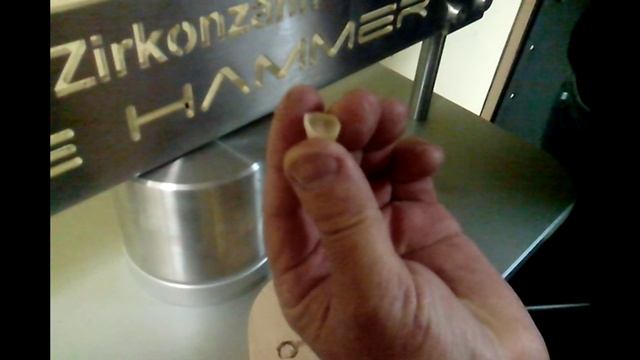 испытание коронки из циркона
