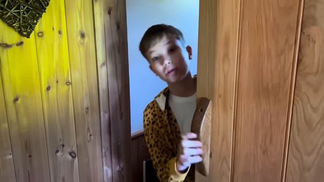 Мистер Макс 24 часа в новом домике на дереве