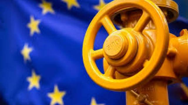 Европа платит Кремлю €61 млн в день