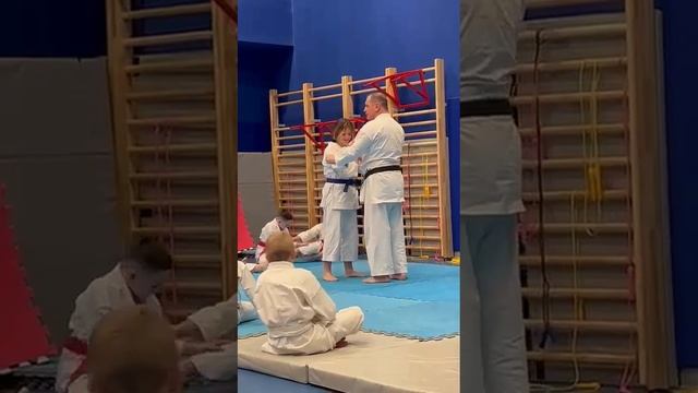 TE OTOSHI, бросок через ногу