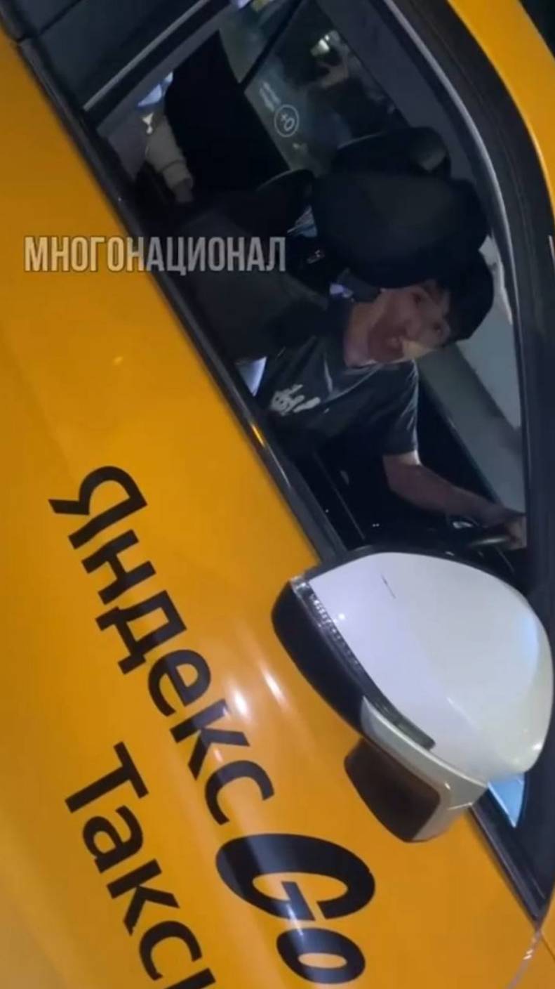 В Москве подписчик столкнулся с трудолюбивым таксистом и вот, что из этого вышло !!!