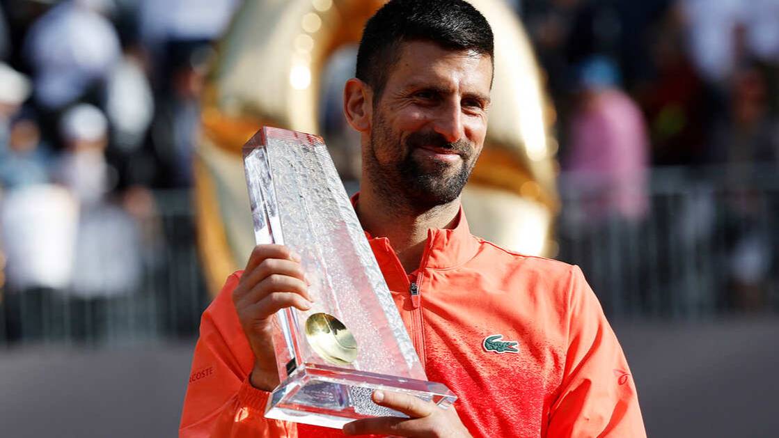 Сербский теннисист Новак Джокович выиграл 100-й трофей в карьере