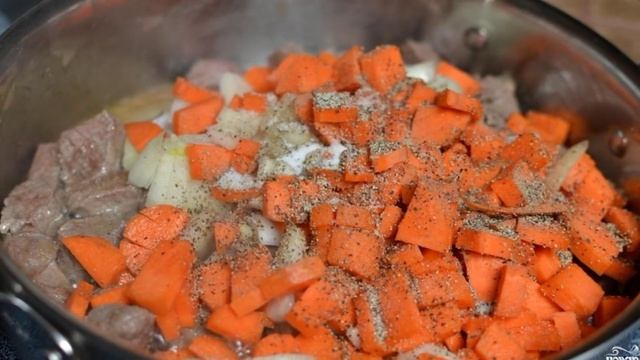 Говядина тушеная с овощами