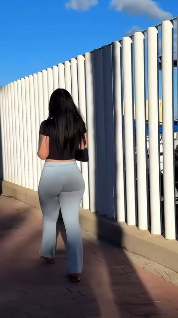 nRMiG4ePi3Y - Gorgeous model in fancy tight pants street style fashion #fashion  #style #outfit #sho