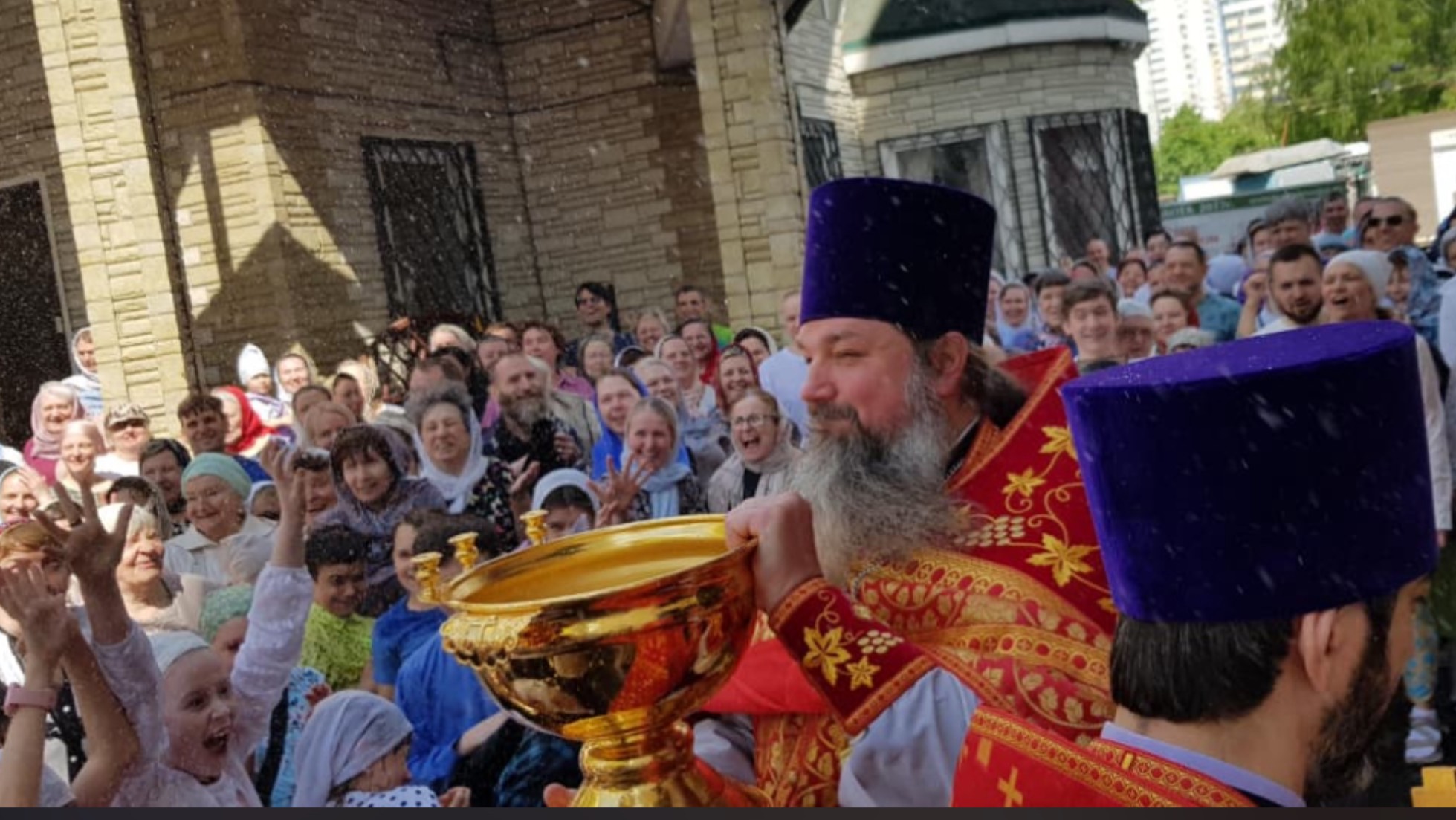 Престольный праздник в Храме сщмч Ермогена в Зюзино