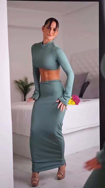 kuTQPZTULUQ - Gorgeous model in a glamorous long tight dress for the night #fashion  #style #outfit