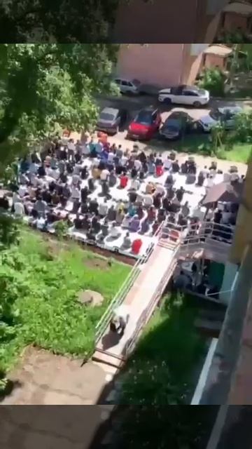 ⚡️В Самаре следователи начали проверку после массового намаза во дворе жилого дома в поселке Мехз...