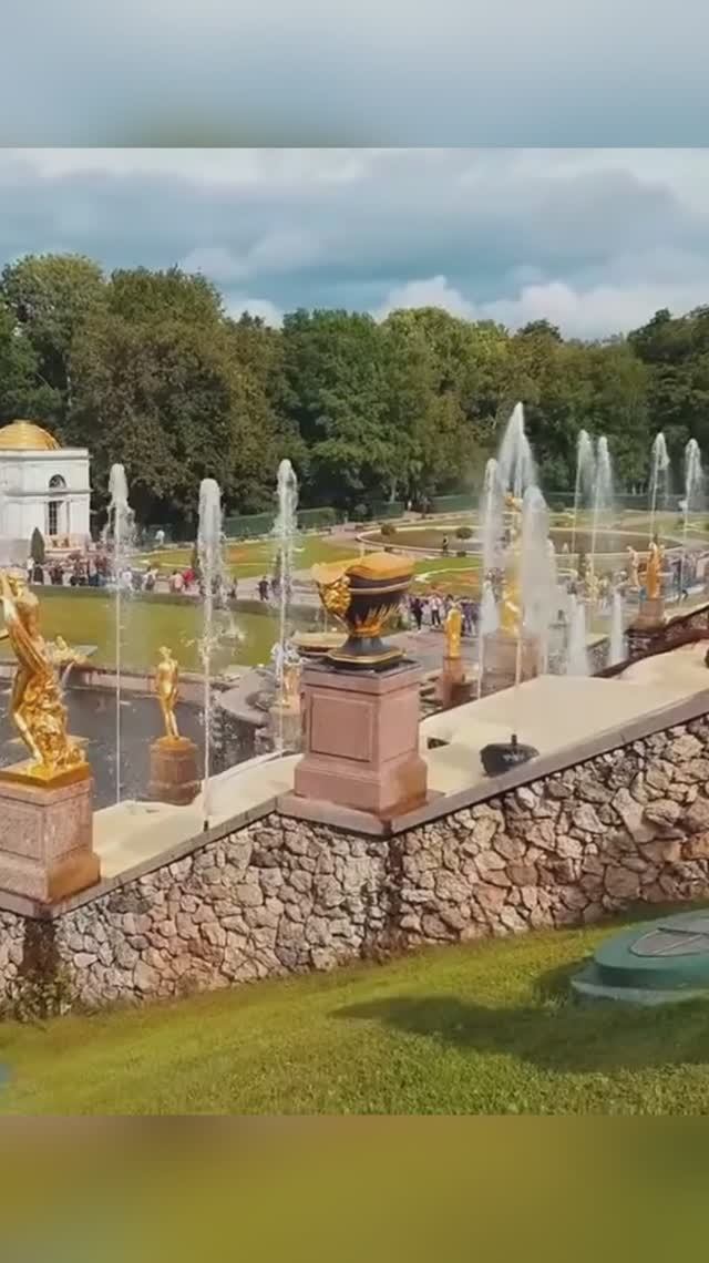 "Город на Неве". 
Исполняет Денис Яковлев