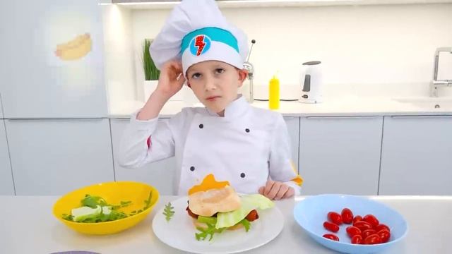 Влад и Никита играют в отель