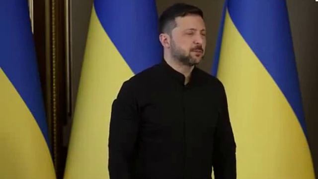 Зеленский заявил о сложении полномочий недопрезидента Украины на родном языке
