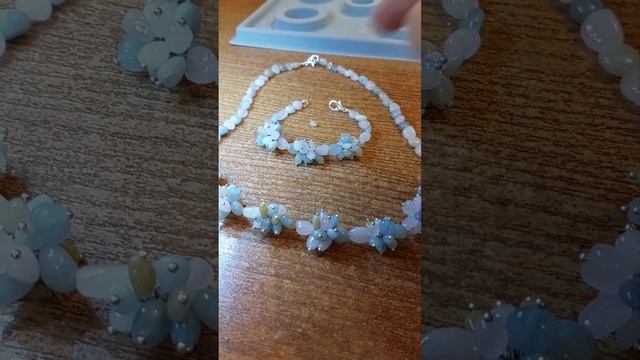Нежное украшение из кварца