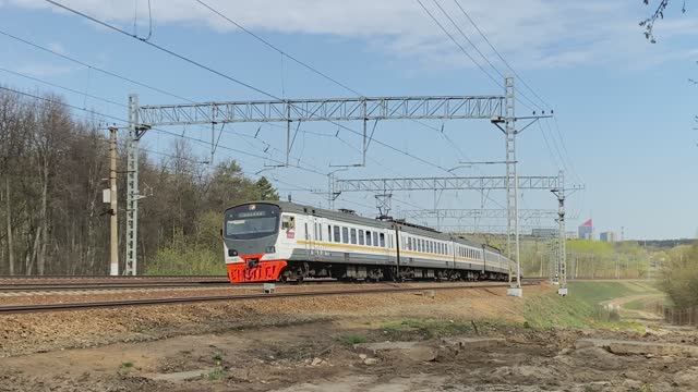Электропоезд ЭД4МКУ-0151, перегон Москва-Сортировочная-Киевская - Очаково-I