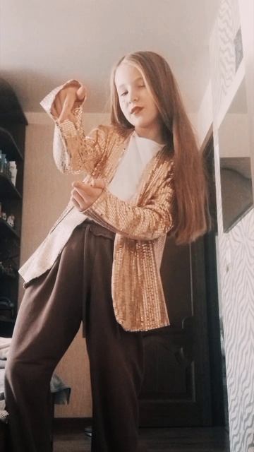 💜Яркий худи💜люблю эту песню.