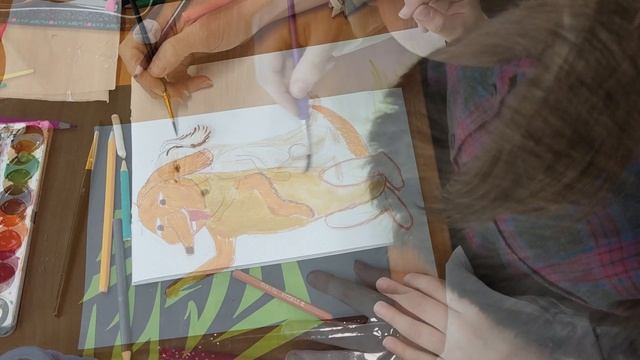 Дети рисуют иллюстрацию «Каштанка»