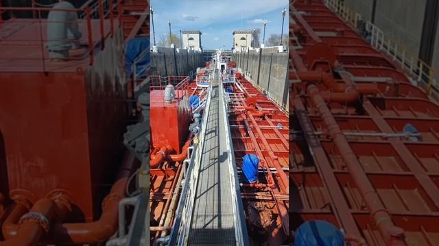 Танкер проекта RST27 следует от 4го до 8го шлюза Волго-Донского Судоходного Канала🏛