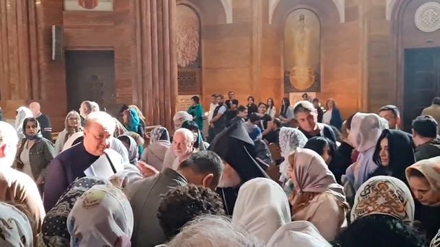 На литургии Армянской Апостольской Церкви в Москве на