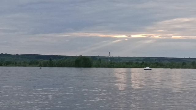 Песня с катера, плывущего по Каме, пронзила в самое сердце!