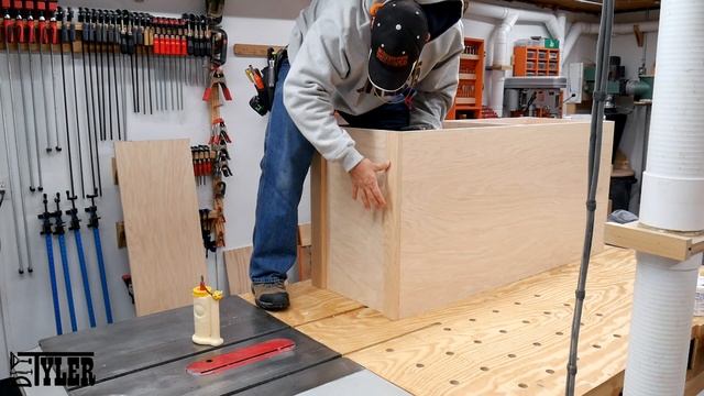 Как я спрятал 400 фунтов древесных гранул в сундук, который выглядит как антиквариат